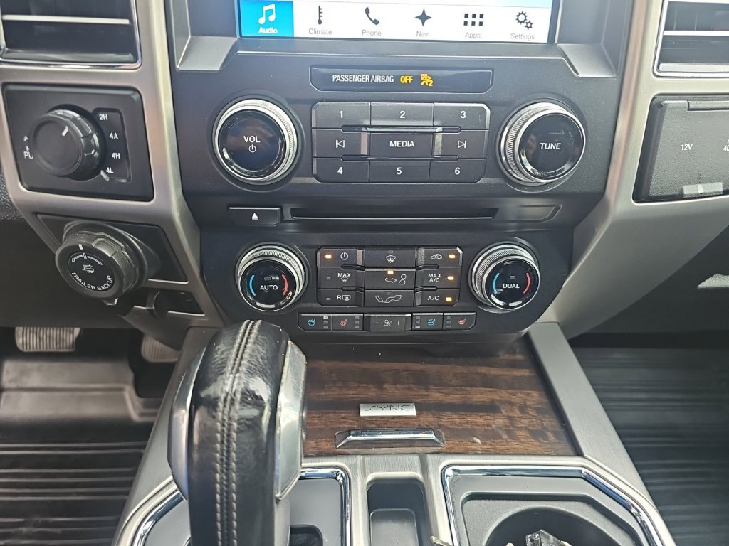 Used 2017 Ford F150 Platinum w/ Equipment Group 701A Luxury AWD/4WD image 19