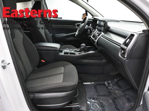 Used 2022 Kia Sorento LX FWD image 23