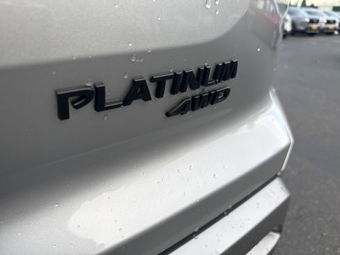 New 2025 Nissan Pathfinder Platinum image 7