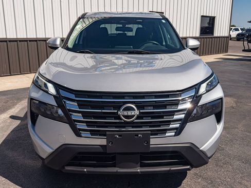Used 2024 Nissan Rogue SV AWD/4WD image 5