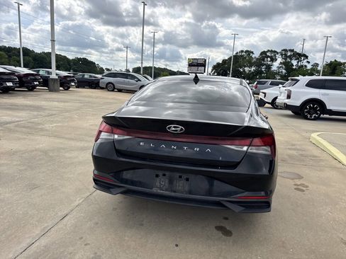 Used 2023 Hyundai Elantra SEL w/ Convenience Package FWD image 25