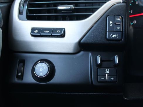 Used 2020 GMC Yukon XL Denali RWD image 46