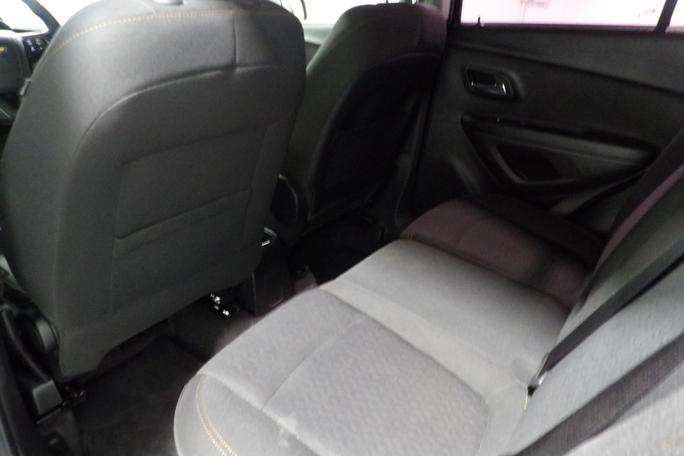 Used 2018 Chevrolet Trax LS FWD image 9