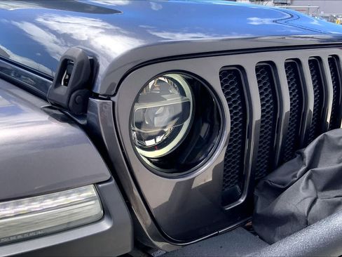 Used 2021 Jeep Wrangler Unlimited Sahara AWD/4WD image 31