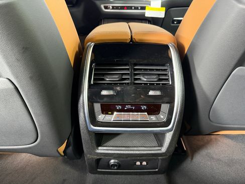 New 2027 BMW X7 xDrive40i image 30