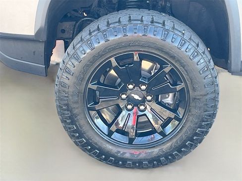 Used 2022 Chevrolet Colorado ZR2 w/ ZR2 Dusk Special Edition image 29