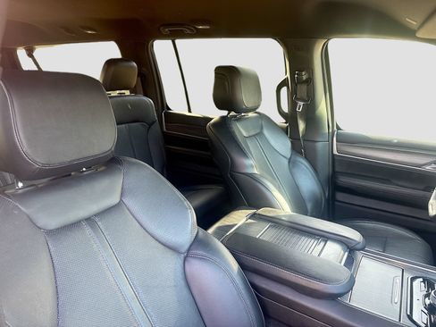 Used 2023 Jeep Wagoneer L Series III w/ Preferred Equipment Group AWD/4WD image 30