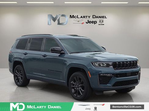New 2026 Jeep Grand Cherokee L Limited AWD/4WD image 1