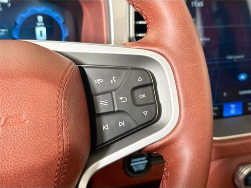 Used 2025 Ford Bronco Badlands image 25