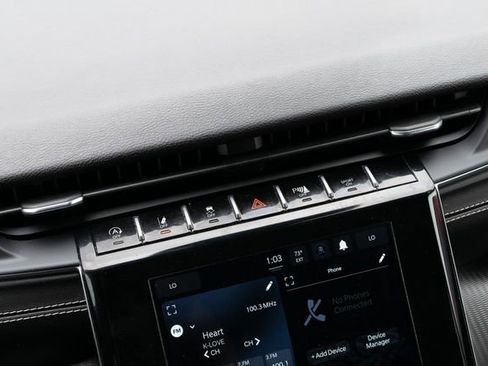 Used 2023 Jeep Grand Cherokee Laredo image 28