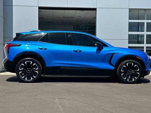 Used 2024 Chevrolet Blazer EV RS AWD/4WD image 3