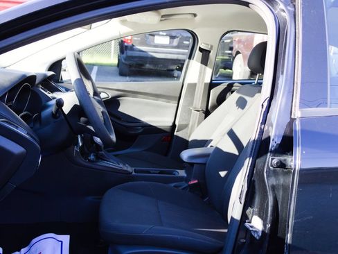 Used 2018 Ford Focus SE FWD image 11