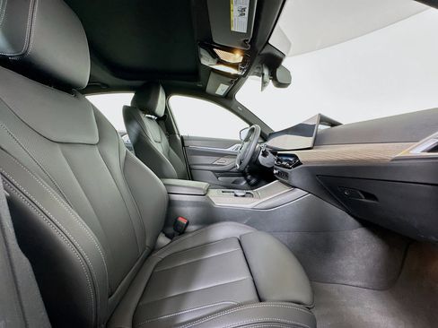 Used 2025 BMW i4 xDrive40i image 33