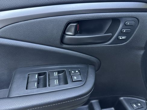 Used 2023 Honda Passport EX-L image 9