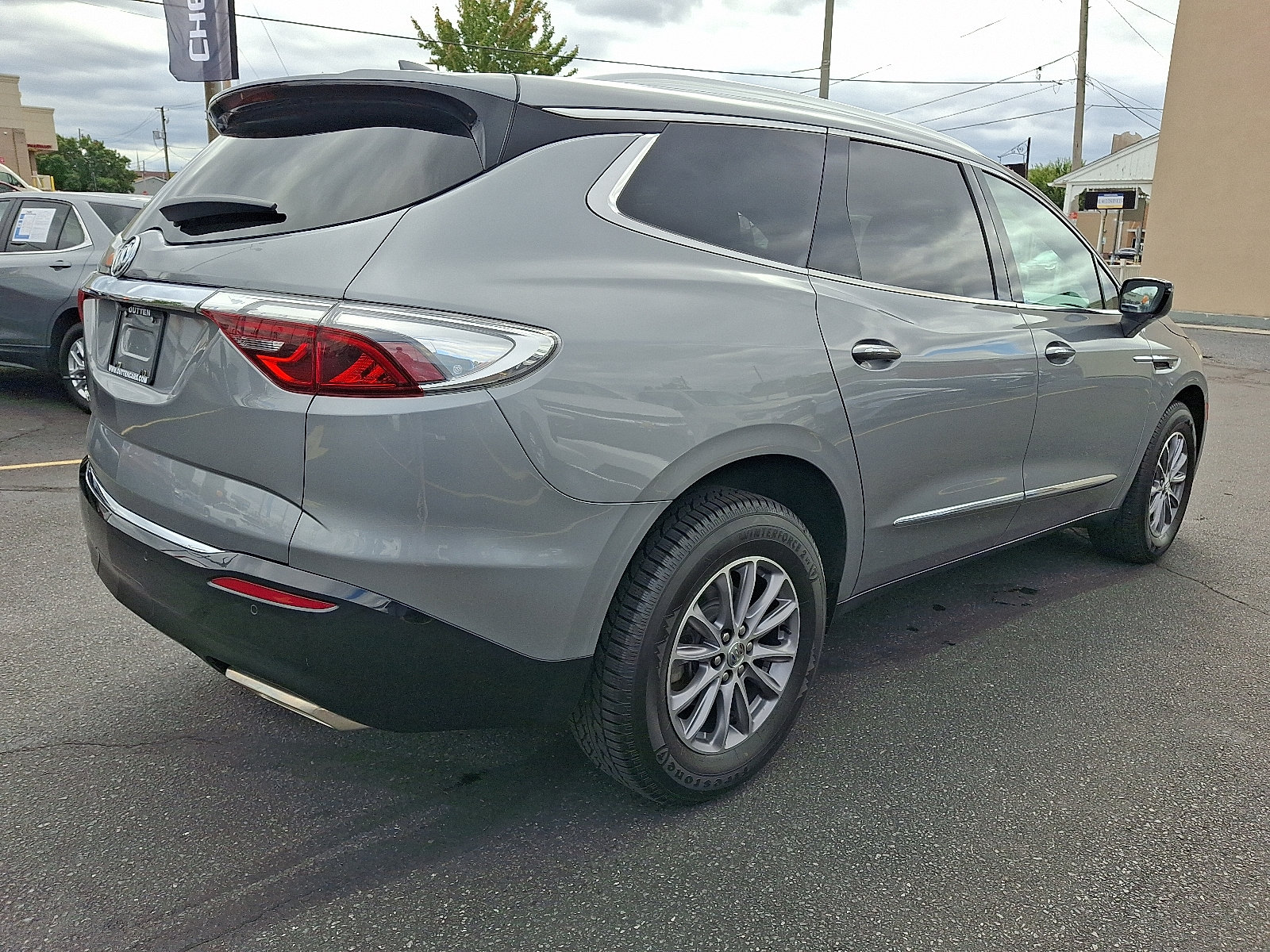 Used 2023 Buick Enclave Essence AWD/4WD image 5
