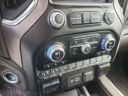 Used 2023 GMC Sierra 3500 Denali w/ Denali Ultimate Package image 26