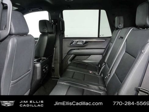 Used 2025 Chevrolet Tahoe LT RWD image 18