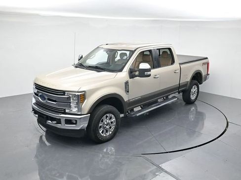 Used 2018 Ford F250 Lariat w/ Chrome Package image 40