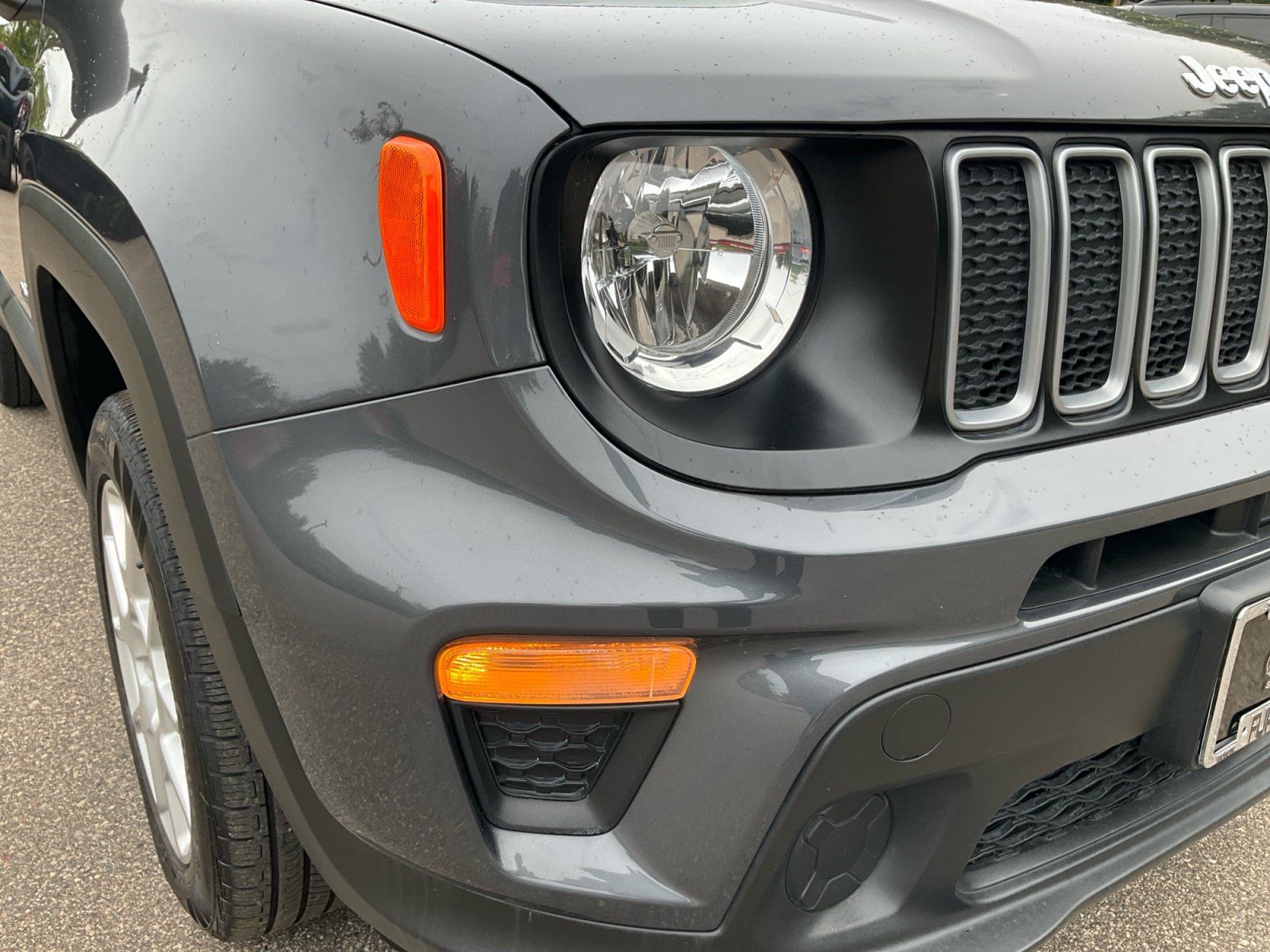Used 2023 Jeep Renegade Latitude AWD/4WD image 29