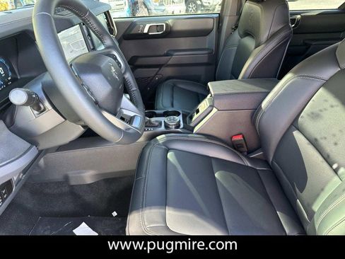 New 2025 Ford Bronco Badlands image 9