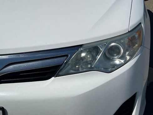 Used 2014 Toyota Camry LE FWD image 11