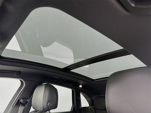 Certified 2025 Porsche Macan image 23