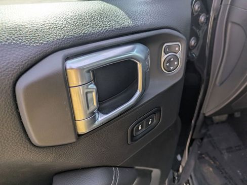Used 2023 Jeep Wrangler Unlimited Sahara AWD/4WD image 12