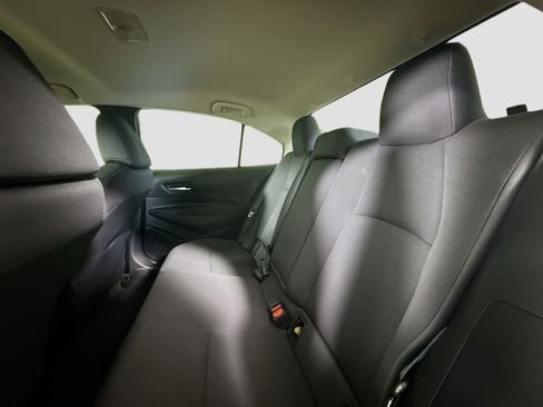 Used 2021 Toyota Corolla LE image 24