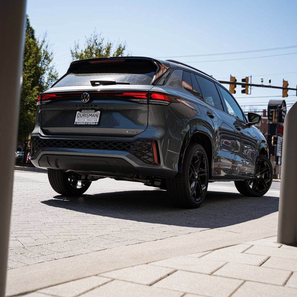 New 2026 Volkswagen Tiguan SE R-Line AWD/4WD image 6