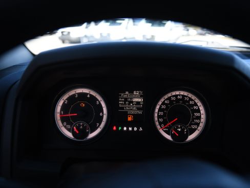 Used 2018 RAM 1500 Express image 19