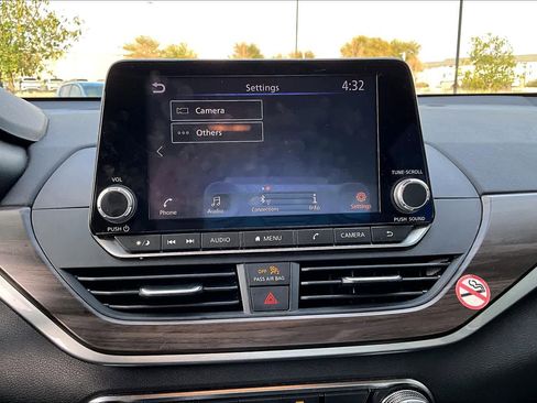 Used 2024 Nissan Altima 2.5 SV image 33