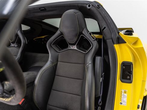 Used 2016 Chevrolet Corvette Z06 w/ C7.r Special Edition RWD image 41