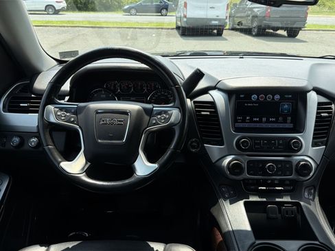 Used 2019 GMC Yukon XL SLT AWD/4WD image 16
