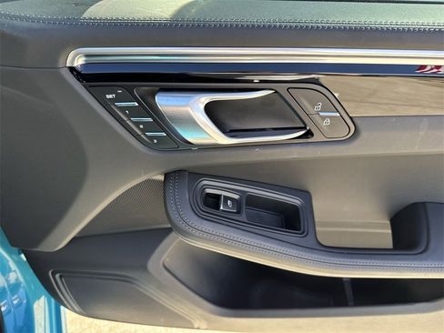 Used 2023 Porsche Macan Turbo image 45