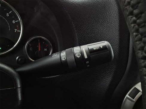 Used 2018 Jeep Wrangler Unlimited Rubicon w/ Connectivity Group image 19