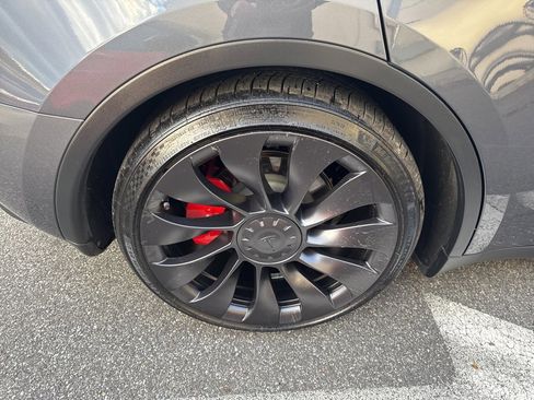 Used 2023 Tesla Model Y Performance image 21