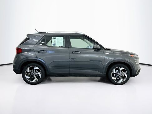Used 2025 Hyundai Venue SEL FWD image 10