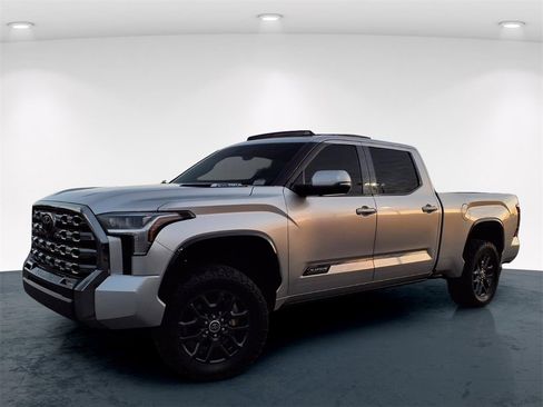 Used 2022 Toyota Tundra Platinum image 2