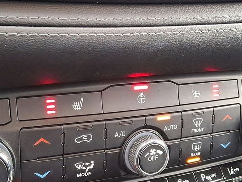 Used 2022 Dodge Durango GT image 19