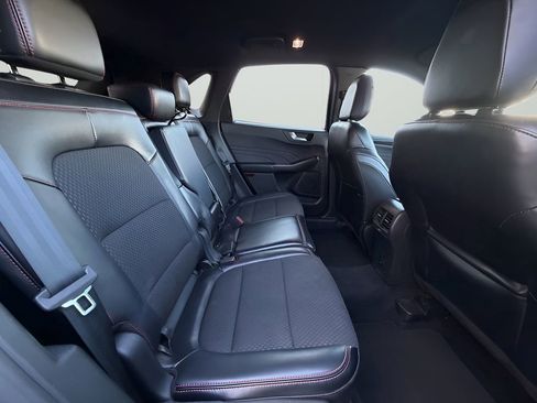 Used 2024 Ford Escape ST-Line image 19