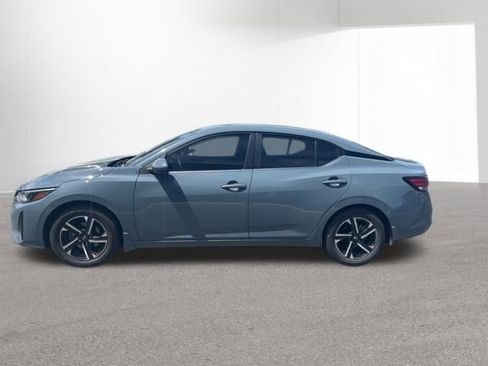 Used 2024 Nissan Sentra SV FWD image 8