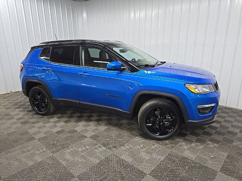 Used 2020 Jeep Compass Latitude image 1