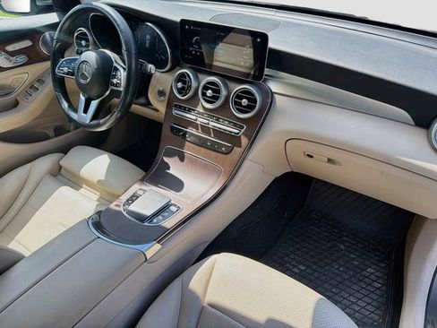 Used 2020 Mercedes-Benz GLC 300 4MATIC image 26