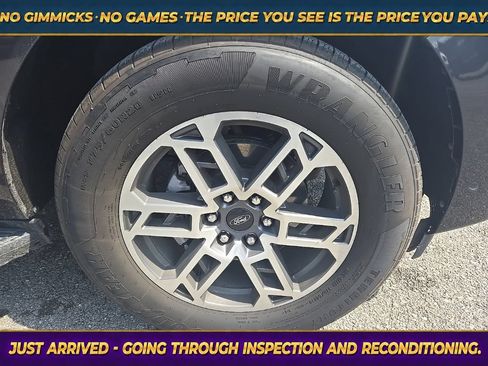Used 2025 Ford Expedition Active RWD image 9