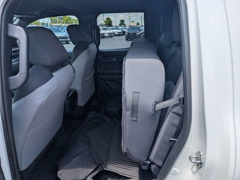 Used 2025 Toyota Tacoma TRD Off-Road AWD/4WD image 11