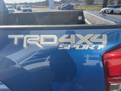 Used 2016 Toyota Tacoma TRD Sport image 25