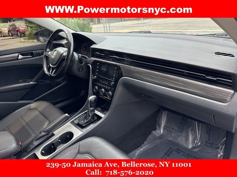 Used 2020 Volkswagen Passat 2.0T R-Line image 16