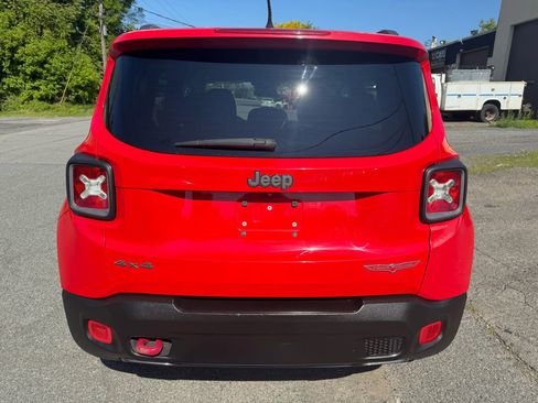 Used 2015 Jeep Renegade Trailhawk image 6