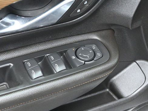 Used 2021 GMC Terrain SLE w/ Elevation Edition FWD image 11