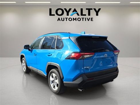 Used 2020 Toyota RAV4 XLE w/ Convenience Package image 3